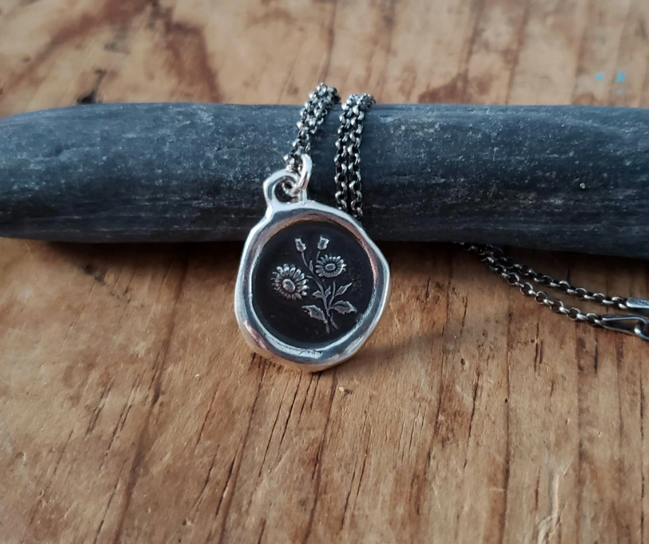 Daisy - Innocence & Beauty Wax Seal Necklace