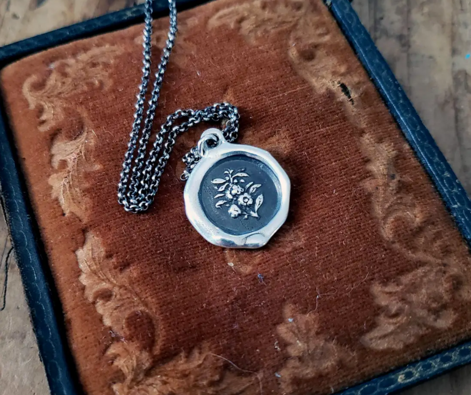 Peony Wax Seal Necklace - Bashfulness